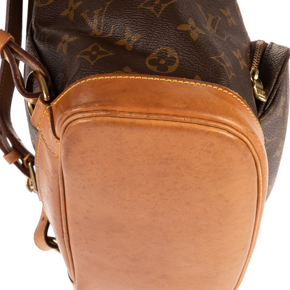 Louis Vuitton Montsouris MM - Picture 7 of 11